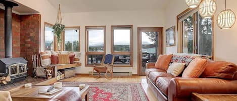 SWP Sun River 8 living room