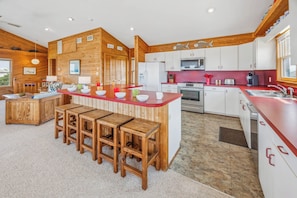 Surf or Sound Realty - 1206 - Robert's Diversion - Kitchen -3