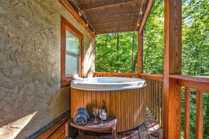 Lumber Jack Lodge's bubbling hot tub