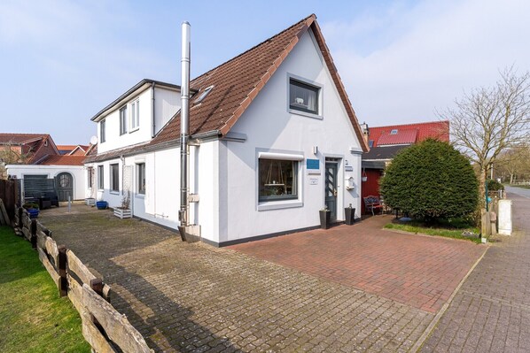 Holiday Home Exterior [summer]