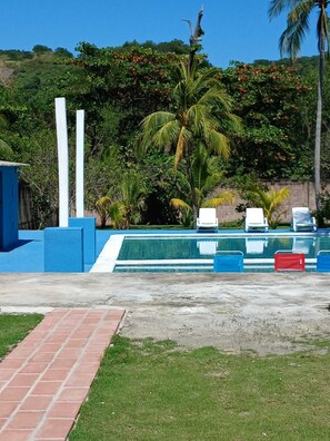 One kid’s  and one adult pools