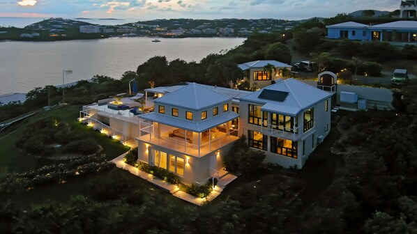 5 Bedroom Villa With 2 Separate Cottages