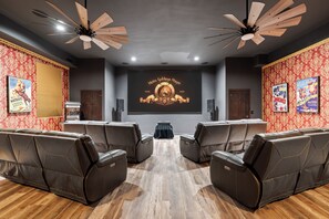 07 6 Theater 18