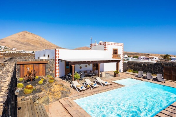 Beautiful villa with private pool and terrace