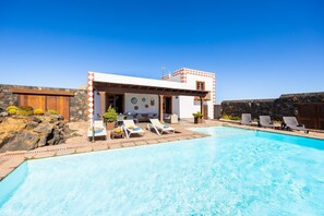 Beautiful villa with private pool and terrace