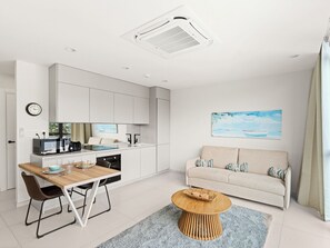 Kitchen (2)