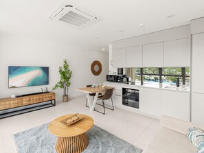 Kitchen (1)