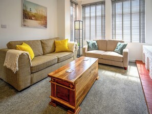 Living area | Frodo’s Folly, Port Talbot