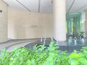 Vista frontal de la propiedad