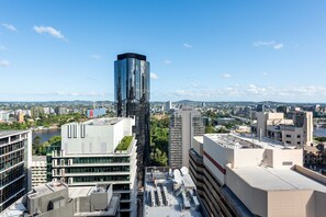 Looking over Botanical Gardens, River views to Kangaroo Point + South Bank...