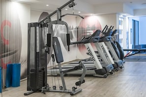 Gimnasio full equipado para mantener tus rutinas de ejercicio