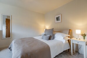 King's Cottage Sitting Room - StayCotswold