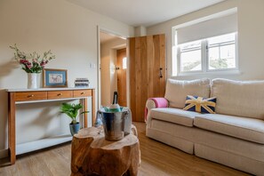 King's Cottage Sitting Room - StayCotswold