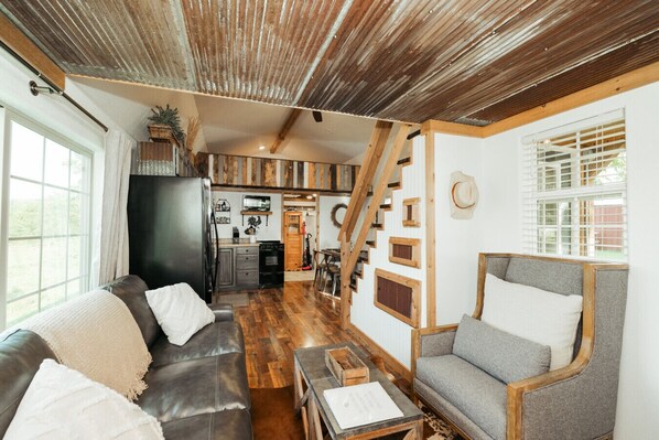 Enjoy our tiny house experience with everything you need!