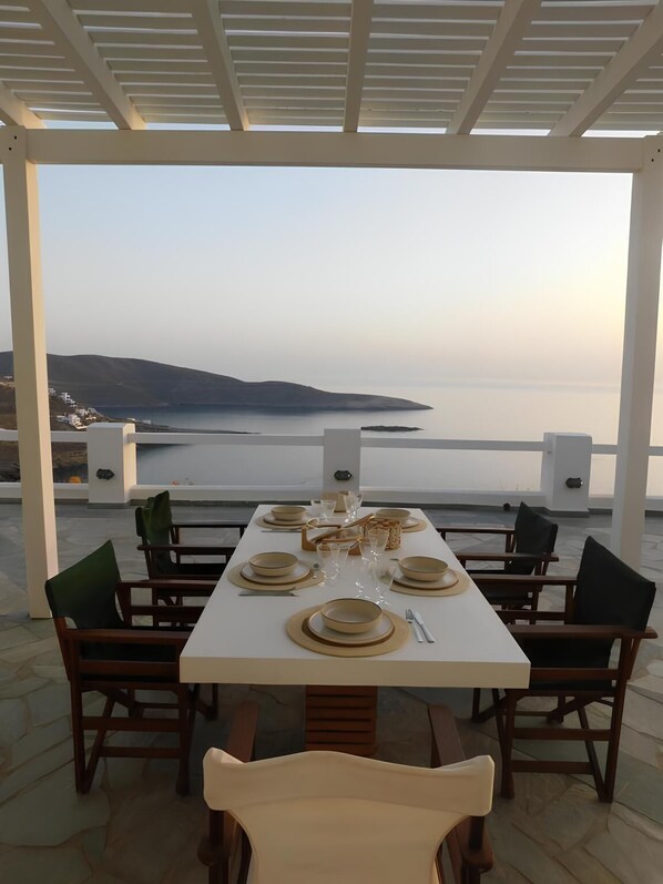 Outdoor dining
