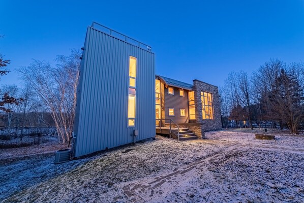 Welcome to The BarrelHouse on Pine Lake & Barrel Nook, a professionally designed brand new lakefront retreat that sleeps 20 with 7 bedrooms, 6 bathrooms, hot tub, wood burning fireplaces, heated floors, and incredible amenities!