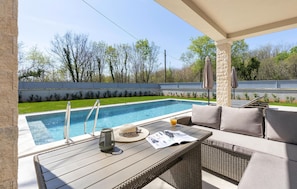 pool
