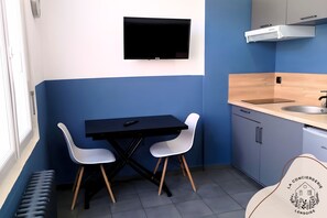 ESPACE REPAS POUR 3 PERSONNES