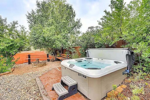 Bain à remous extérieur
