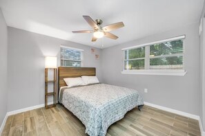 Bedroom 2 with Queen Bed