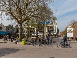 Baum, Öffentlicher Raum, \"Stadt, Strasse, Erholung, Mischnutzung, Fahrrad, Schatten