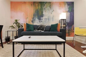 Enjoy our modern and cozy unit in Capitol Hill!
