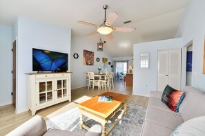 Living/dining room