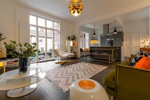 All Saints Green Cottage, Norwich - Host & Stay
