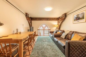 The Nave, Gorleston-On-Sea - Host & Stay