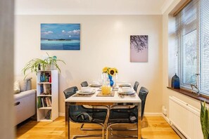 Maple House, Norwich - Host & Stay