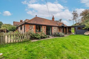 The Old Church Hall, Holt - Host & Stay