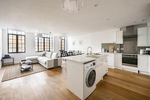The Old Post Office, Norwich - Host & Stay