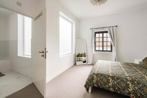 The Old Post Office, Norwich - Host & Stay
