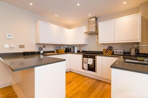 Oddfellows Hall, Holt - Host & Stay