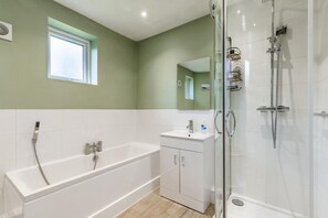 Church Close, Coltishall - Host & Stay