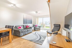 Kingsmere, Horning - Host & Stay