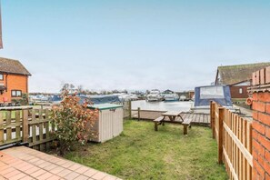 Kingsmere, Horning - Host & Stay