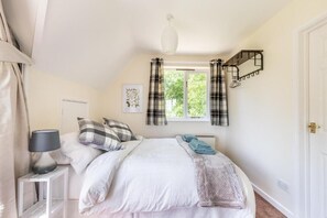 The Lodge at Alderfen View, Neatishead - Host & Stay