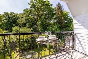 The Lodge at Alderfen View, Neatishead - Host & Stay