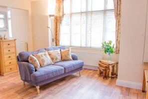 Apartment 3, York Terrace, Norwich - Host & Stay