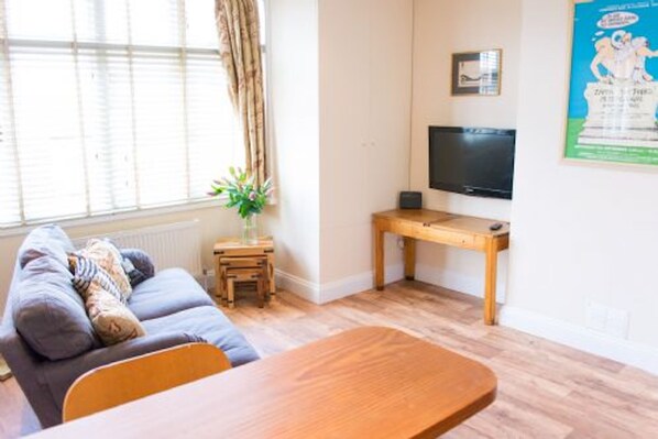 Apartment 3, York Terrace, Norwich - Host & Stay