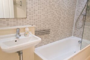 Apartment 5, York Terrace, Norwich - Host & Stay