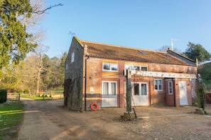Boathouse Barn, Frettenham - Host & Stay