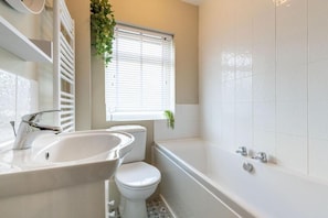 Corner Cottage, Norwich - Host & Stay
