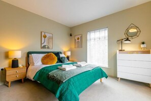 Corner Cottage, Norwich - Host & Stay