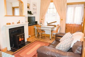 Shoemakers Cottage, Cromer - Host & Stay