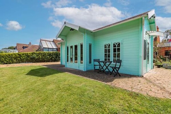 Violet Lodge, Hoveton Green - Host & Stay