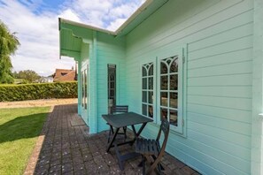 Violet Lodge, Hoveton Green - Host & Stay