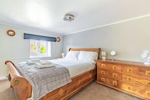 Sand Pit Cottage, Thorpe Market - Host & Stay
