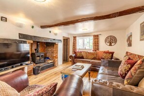 Sand Pit Cottage, Thorpe Market - Host & Stay